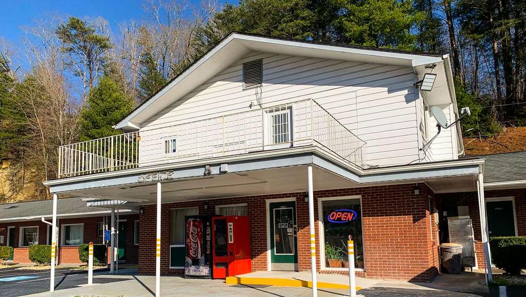 Regal Inn Clayton Esterno foto