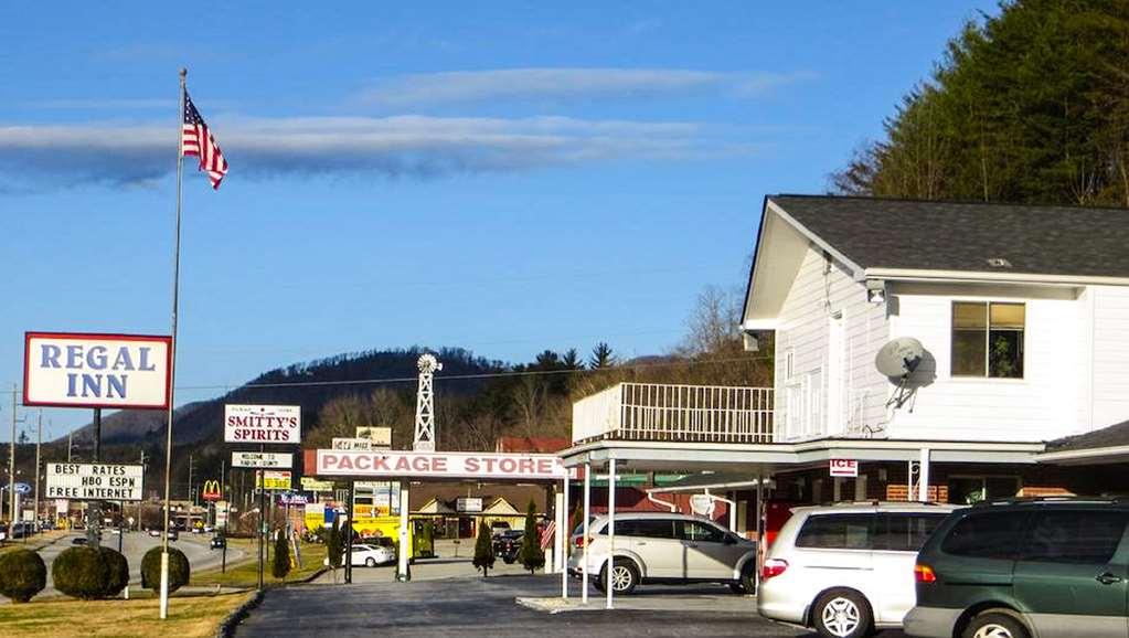 Regal Inn Clayton Esterno foto