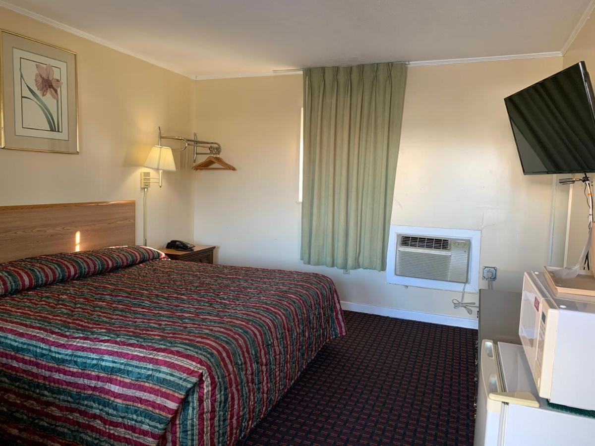 Regal Inn Clayton Esterno foto